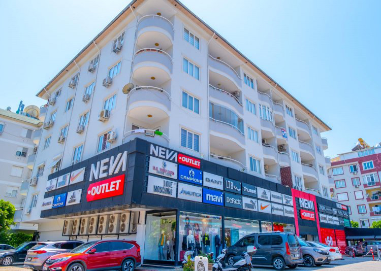 Алания, торговый центр Neva Outlet — фото
